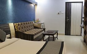 Neelkamal Hotel